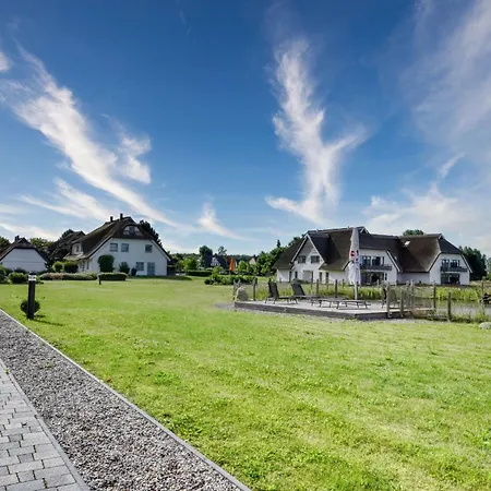 Bartmeise 38 Im Wreecher Idyll Ruegen By Ruyastay