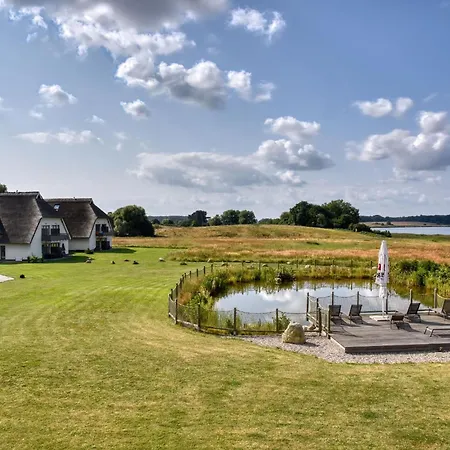 Bartmeise 38 Im Wreecher Idyll Ruegen By Ruyastay *