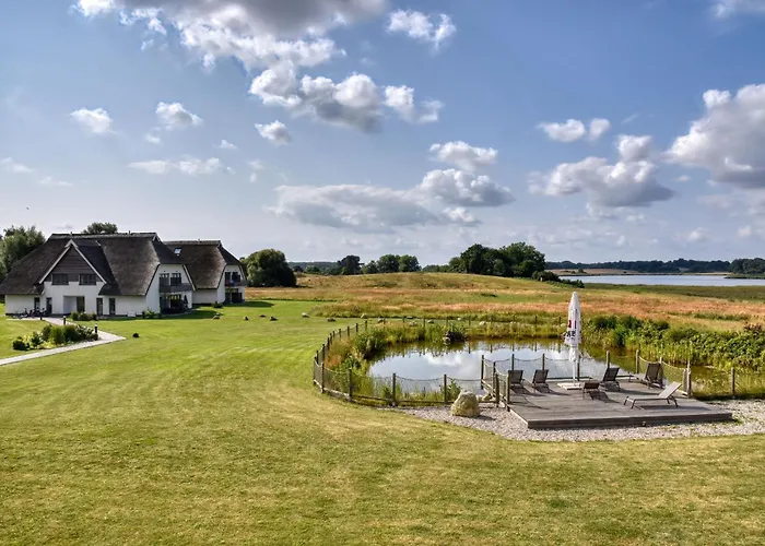 Bartmeise 38 Im Wreecher Idyll Ruegen By Ruyastay *